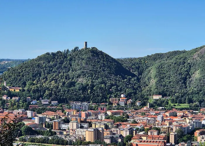 La Buca - - Elegant Apartment, 150 Sq M - Private Covered Parking - Private Terrace - Just 1500 Mt From Downtown Côme