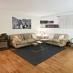 La Buca - - Elegant Apartment, 150 Sq M - Private Covered Parking - Private Terrace - Just 1500 Mt From Downtown Como