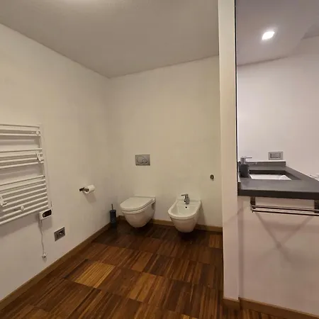 Appartement La Buca - - Elegant Apartment, 150 Sq M - Private Covered Parking - Private Terrace - Just 1500 Mt From Downtown Como