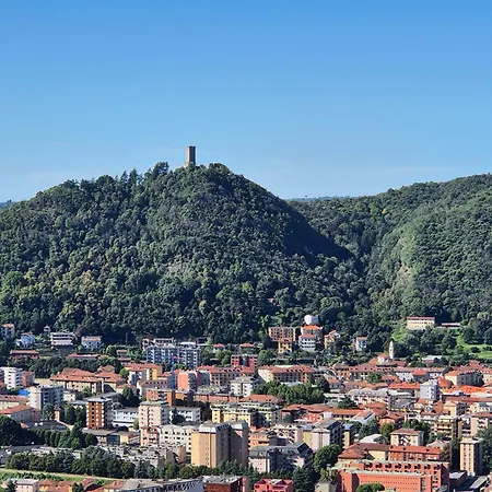 La Buca - - Elegant Apartment, 150 Sq M - Private Covered Parking - Private Terrace - Just 1500 Mt From Downtown Como