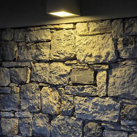 La Buca - - Elegant Apartment, 150 Sq M - Private Covered Parking - Private Terrace - Just 1500 Mt From Downtown *