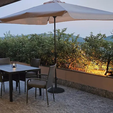 La Buca - - Elegant Apartment, 150 Sq M - Private Covered Parking - Private Terrace - Just 1500 Mt From Downtown * Como