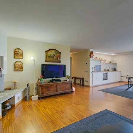 La Buca - - Elegant Apartment, 150 Sq M - Private Covered Parking - Private Terrace - Just 1500 Mt From Downtown,family-friendly Apartment *