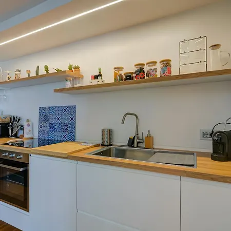 Apartment La Buca - - Elegant Apartment, 150 Sq M - Private Covered Parking - Private Terrace - Just 1500 Mt From Downtown,family-friendly Como