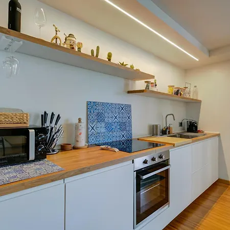 La Buca - - Elegant Apartment, 150 Sq M - Private Covered Parking - Private Terrace - Just 1500 Mt From Downtown,family-friendly * Como