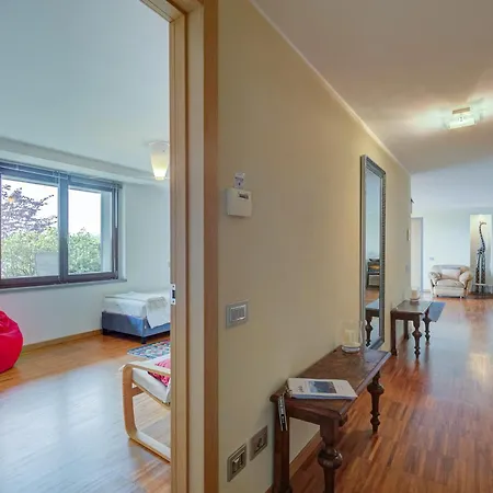 La Buca - - Elegant Apartment, 150 Sq M - Private Covered Parking - Private Terrace - Just 1500 Mt From Downtown,family-friendly *