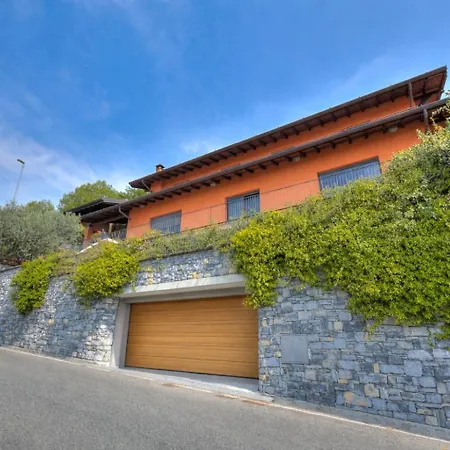 La Buca - - Elegant Apartment, 150 Sq M - Private Covered Parking - Private Terrace - Just 1500 Mt From Downtown,family-friendly Como