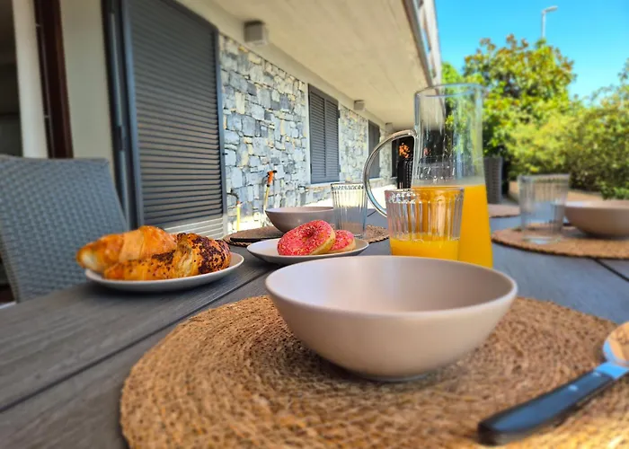 La Buca - - Elegant Apartment, 150 Sq M - Private Covered Parking - Private Terrace - Just 1500 Mt From Downtown * コモ