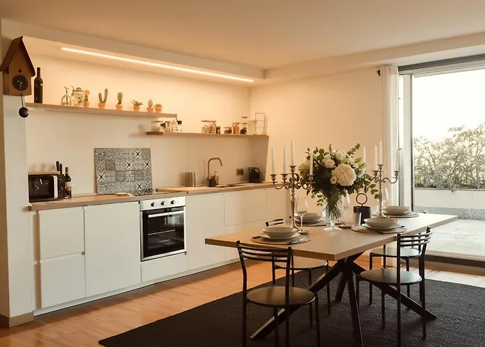 La Buca - - Elegant Apartment, 150 Sq M - Private Covered Parking - Private Terrace - Just 1500 Mt From Downtown Apartamento Como