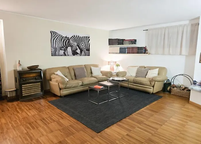 La Buca - - Elegant Apartment, 150 Sq M - Private Covered Parking - Private Terrace - Just 1500 Mt From Downtown Como