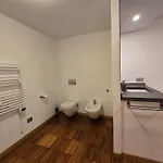 Lejlighed La Buca - - Elegant Apartment, 150 Sq M - Private Covered Parking - Private Terrace - Just 1500 Mt From Downtown Como