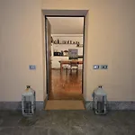 Lejlighed La Buca - - Elegant Apartment, 150 Sq M - Private Covered Parking - Private Terrace - Just 1500 Mt From Downtown