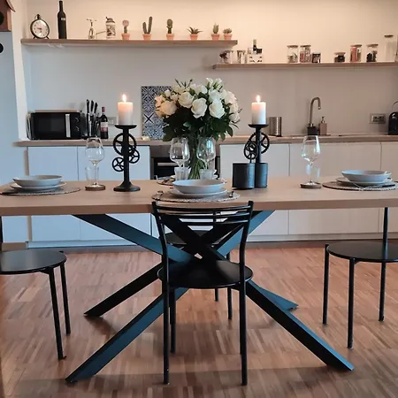 La Buca - - Elegant Apartment, 150 Sq M - Private Covered Parking - Private Terrace - Just 1500 Mt From Downtown * Комо