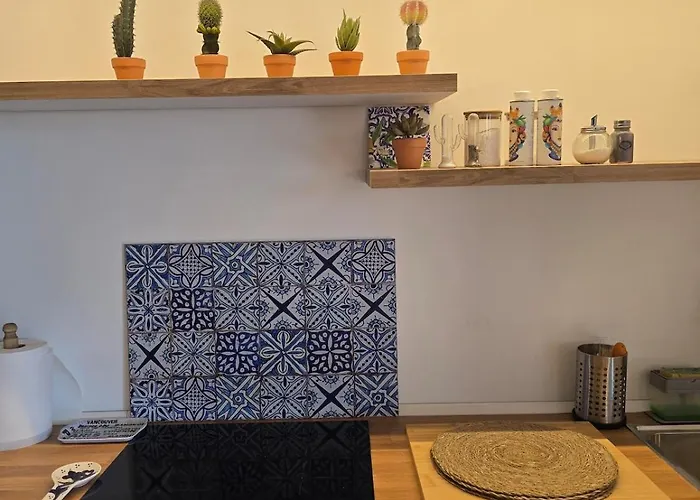 La Buca - - Elegant Apartment, 150 Sq M - Private Covered Parking - Private Terrace - Just 1500 Mt From Downtown *