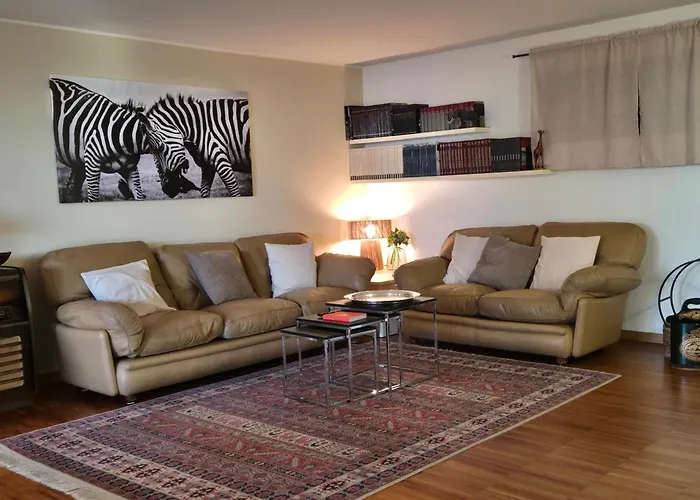 La Buca - - Elegant Apartment, 150 Sq M - Private Covered Parking - Private Terrace - Just 1500 Mt From Downtown