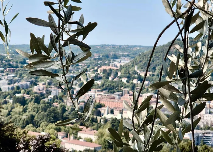 La Buca - - Elegant Apartment, 150 Sq M - Private Covered Parking - Private Terrace - Just 1500 Mt From Downtown *