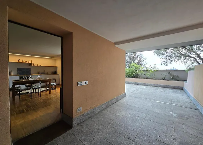 La Buca - - Elegant Apartment, 150 Sq M - Private Covered Parking - Private Terrace - Just 1500 Mt From Downtown *